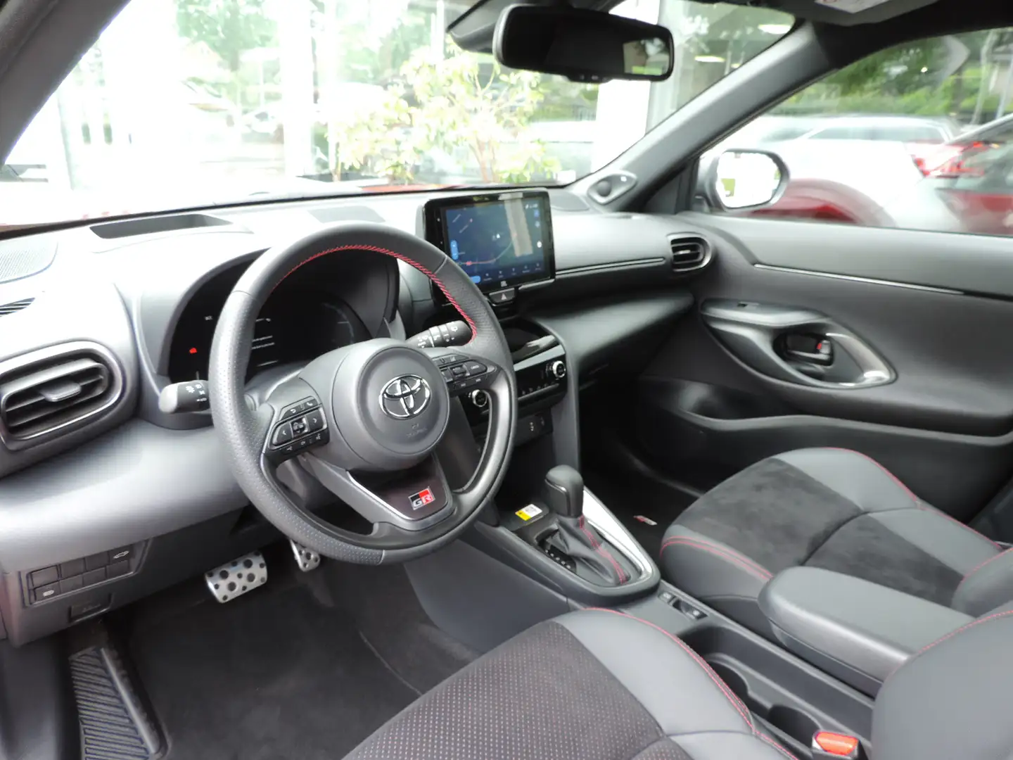 Toyota Yaris Cross 1.5 Hybrid GR Sport - ACC | PDC v+a | Camera | Hea Rood - 2
