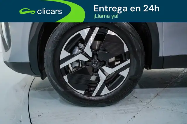 Peugeot 2008 view 11