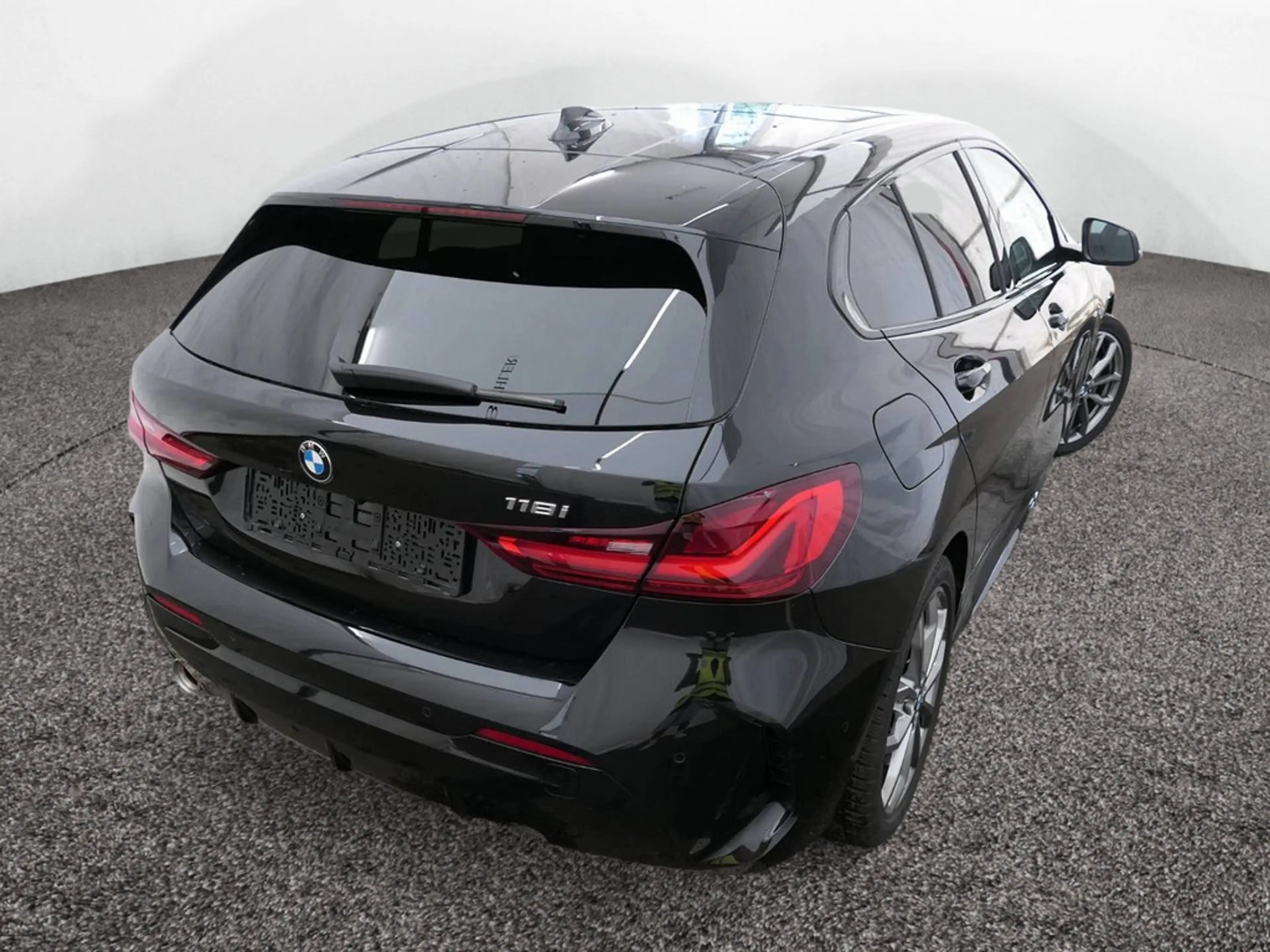 BMW 118 i M-Sport PANO+KAM+LED+NAVI+SHZG — photo 5