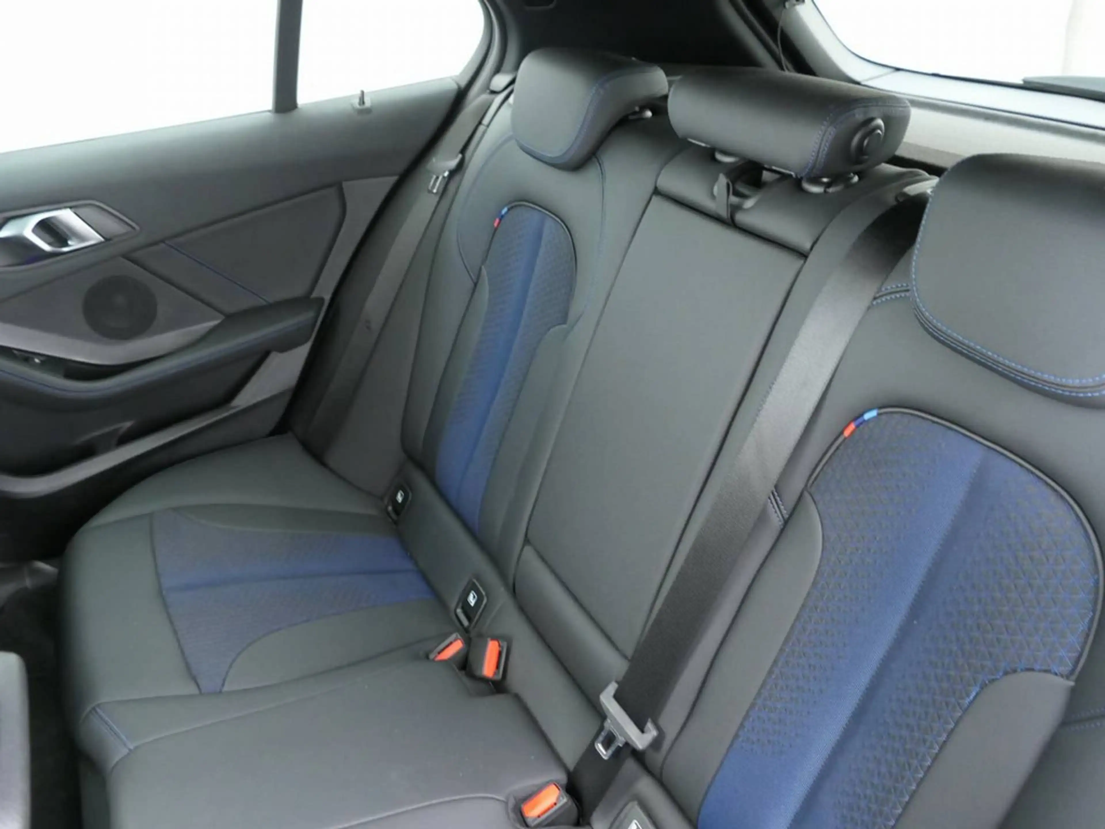 BMW 118 i M-Sport PANO+KAM+LED+NAVI+SHZG — photo 11