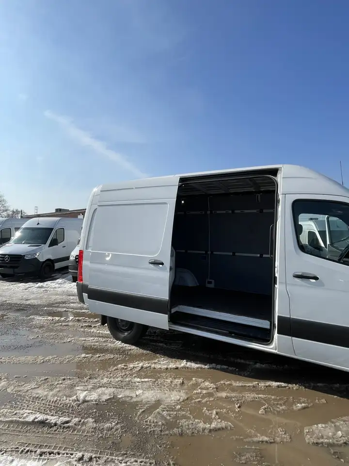 Mercedes-Benz Sprinter photo Mercedes-Benz Sprinter