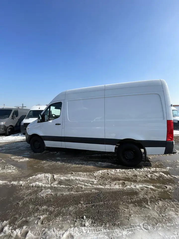 Mercedes-Benz Sprinter photo Mercedes-Benz Sprinter