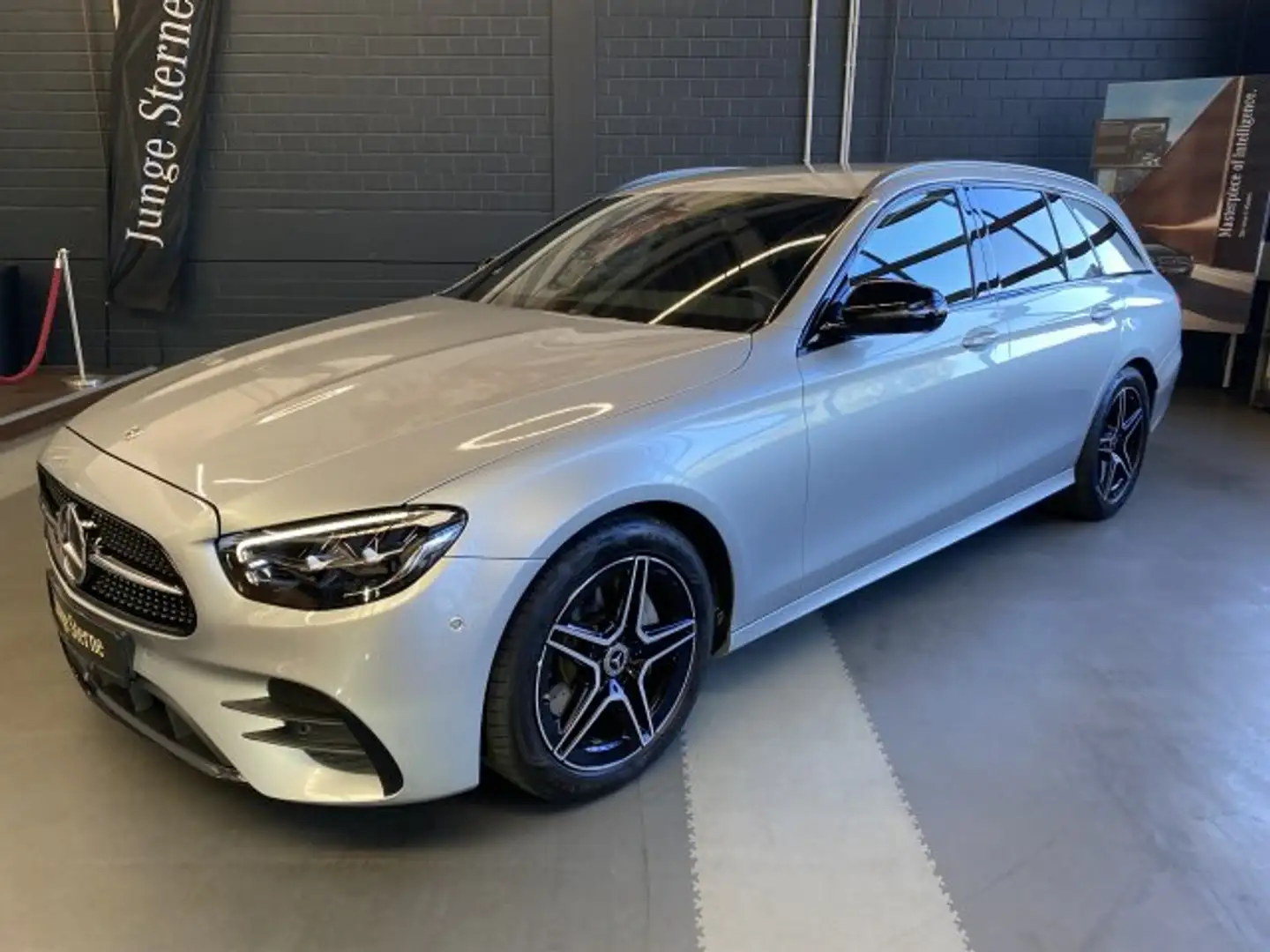 Mercedes-Benz E 200 E 200 T AMG Night LED MBUX Standheizung Kamera Argent - 2