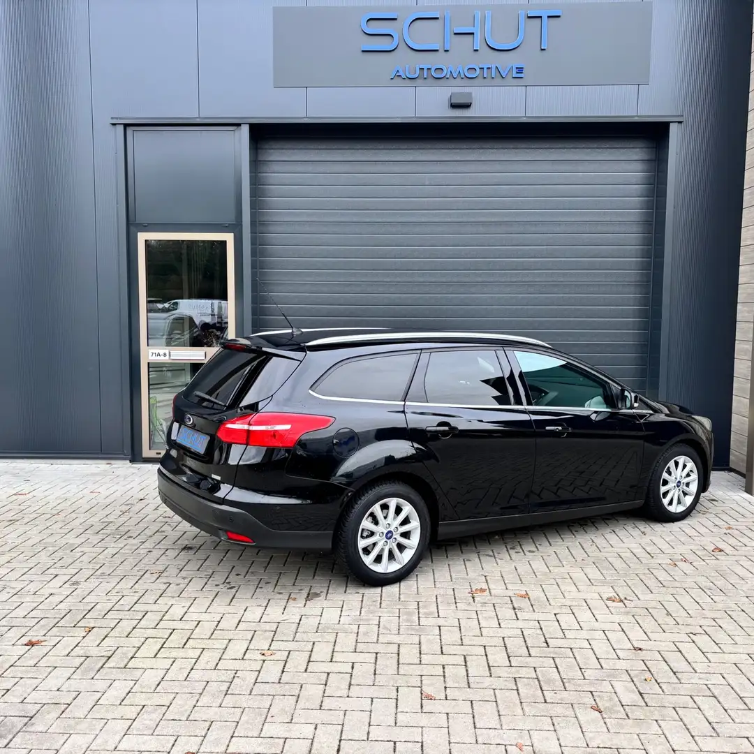 Ford Focus Wagon 125pk Titanium CLIMA | KEYLESS | CARPLAY | S Schwarz - 2