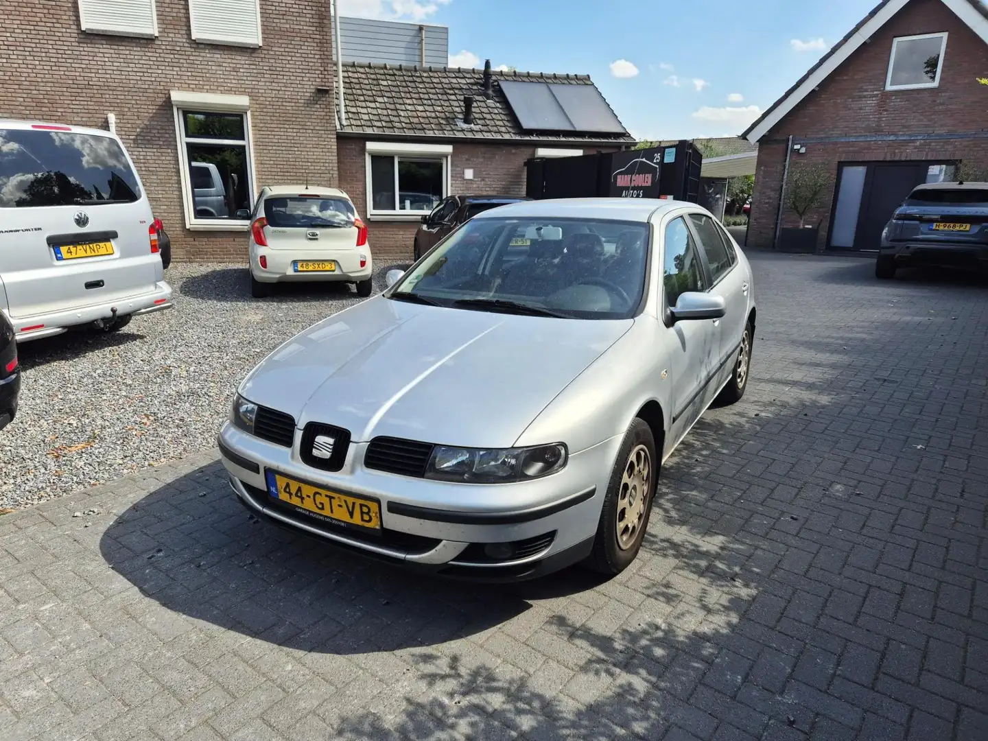 SEAT Leon 1.6-16V Signo Grijs - 2