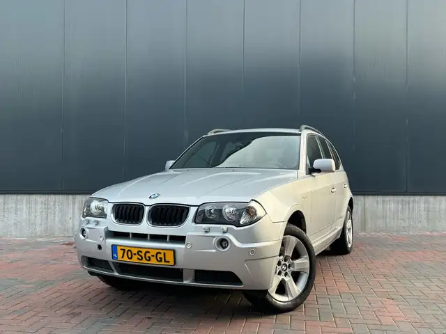 BMW X3 2.0i Introduction * Navi * Cruise * Trekhaak * Xen