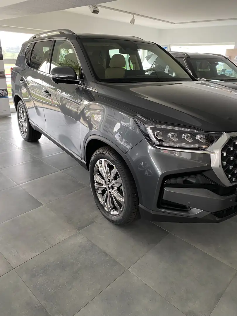 SsangYong Rexton 2.2 e-XDi 220 4WDAut. Sapphire 20"LM Elegance P. Grau - 2