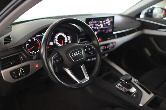Audi A4 view 10