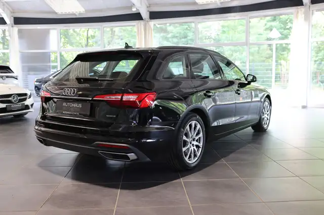 Audi A4 view 6