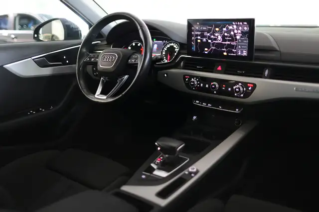 Audi A4 view 8
