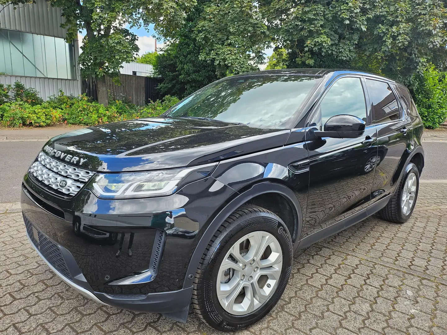 Land Rover Discovery Sport Pure Schwarz - 1