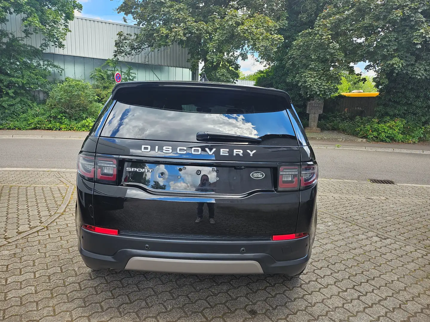 Land Rover Discovery Sport Pure Schwarz - 2