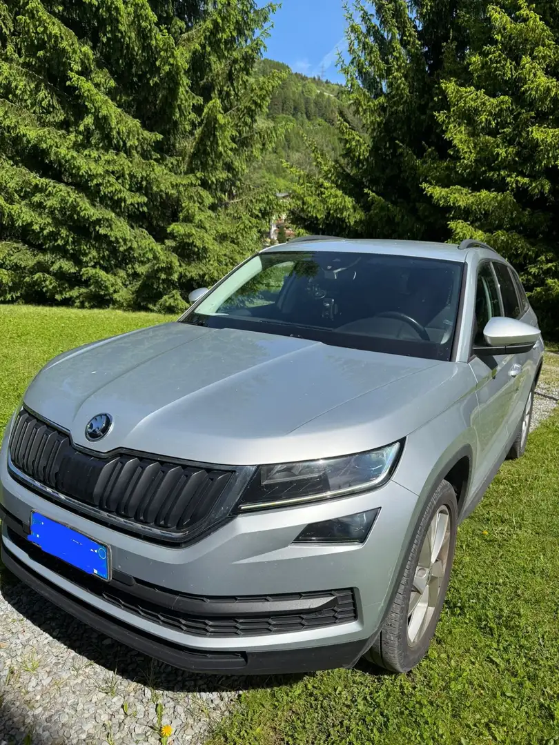 Skoda Kodiaq Kodiaq I 2019 2.0 tdi 7Tech 4x4 dsg 7pTI Plateado - 2