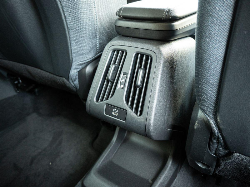 BMW 220 220i Active Tourer AHK PANO SpSitze RFK ShadowL — photo 14
