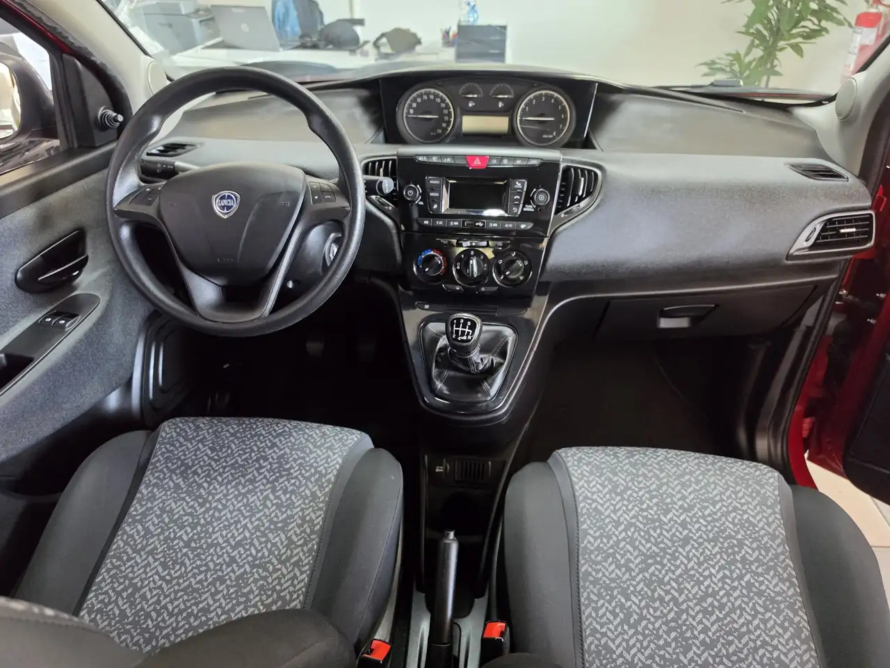 Lancia Ypsilon 2021 — фото 7