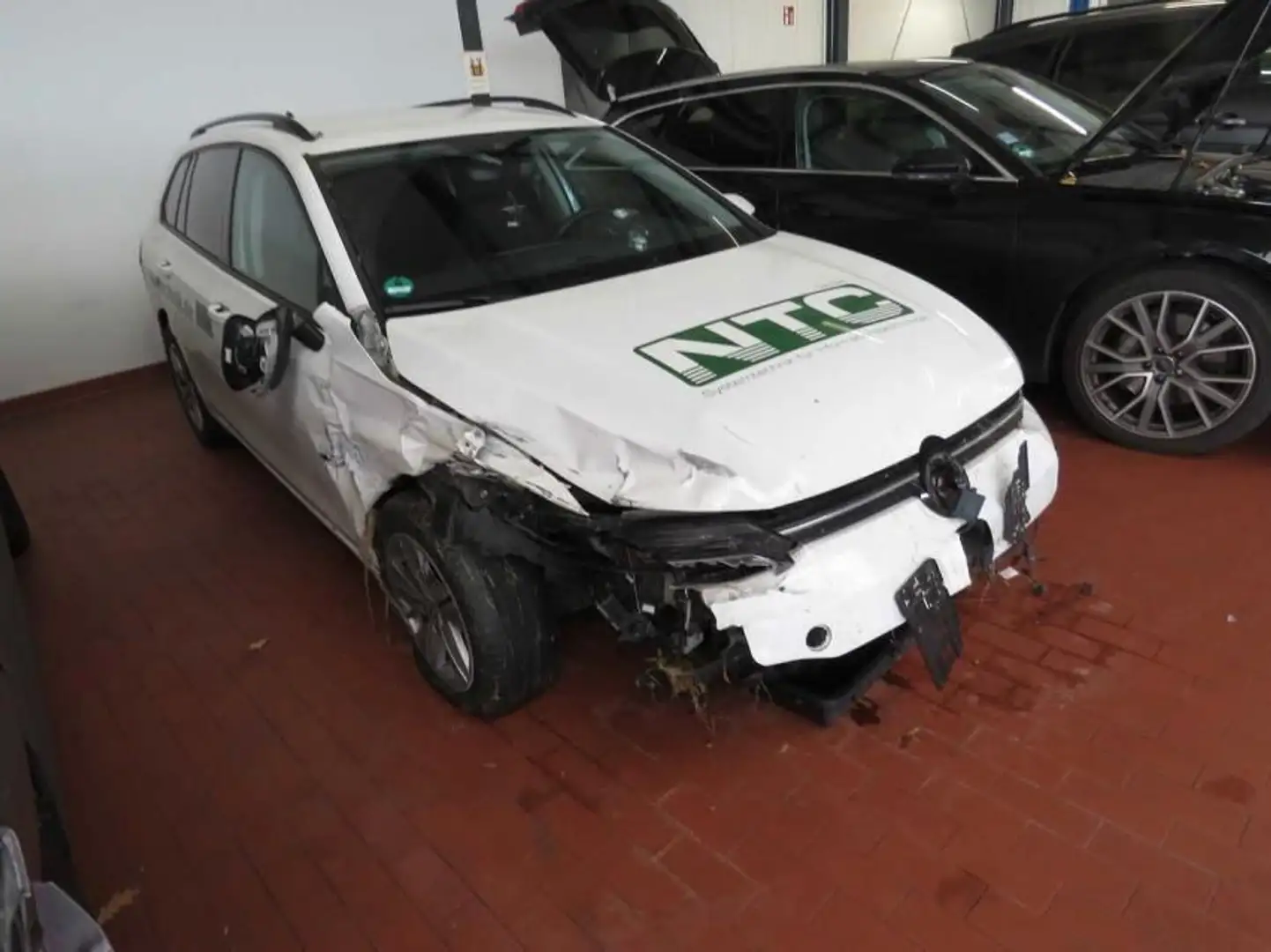 Volkswagen Golf VIII Variant Life Bianco - 2