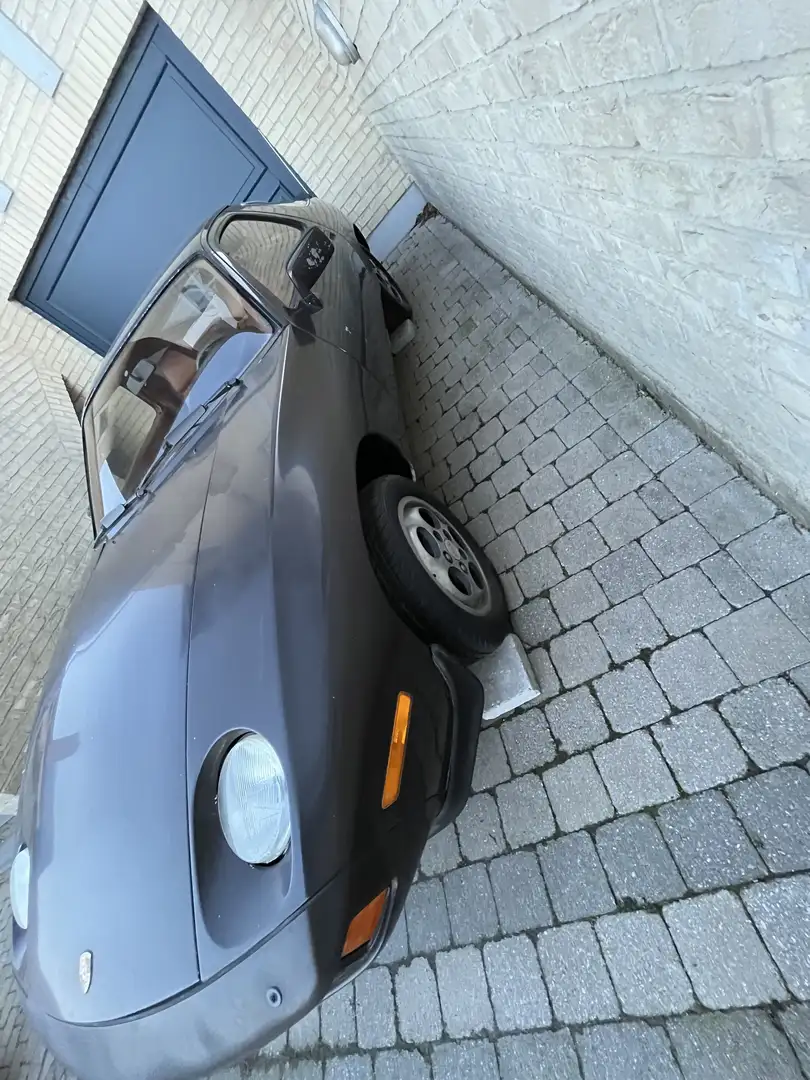 Porsche 928 4,5 V8 MANUAL (totaalrenovatie of voor onderdelen) smeđa - 2