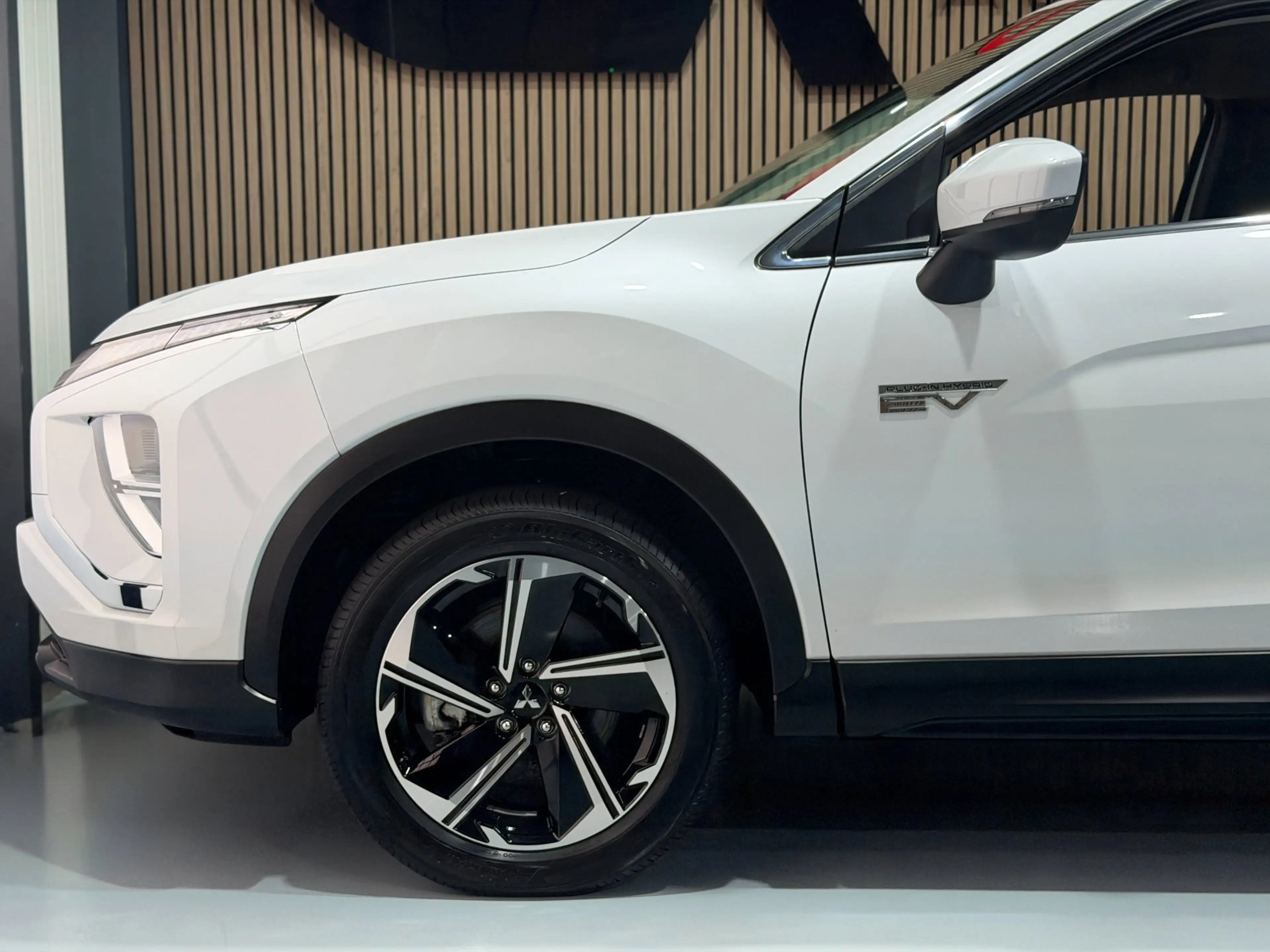 Mitsubishi Eclipse Cross 2.4 PHEV Instyle / Keyless / Stoel Verwarming / Cr — photo 10