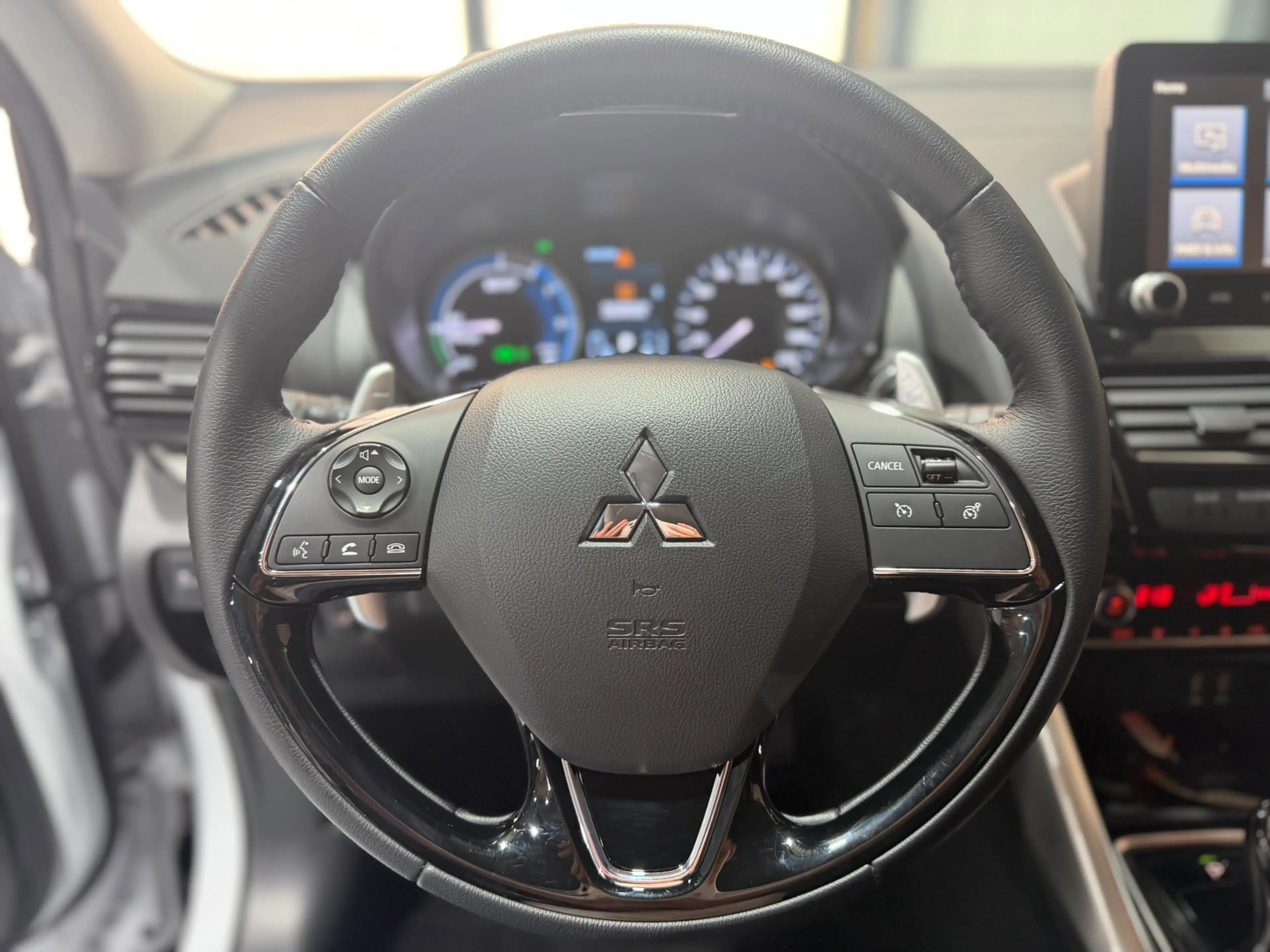 Mitsubishi Eclipse Cross 2.4 PHEV Instyle / Keyless / Stoel Verwarming / Cr — photo 14
