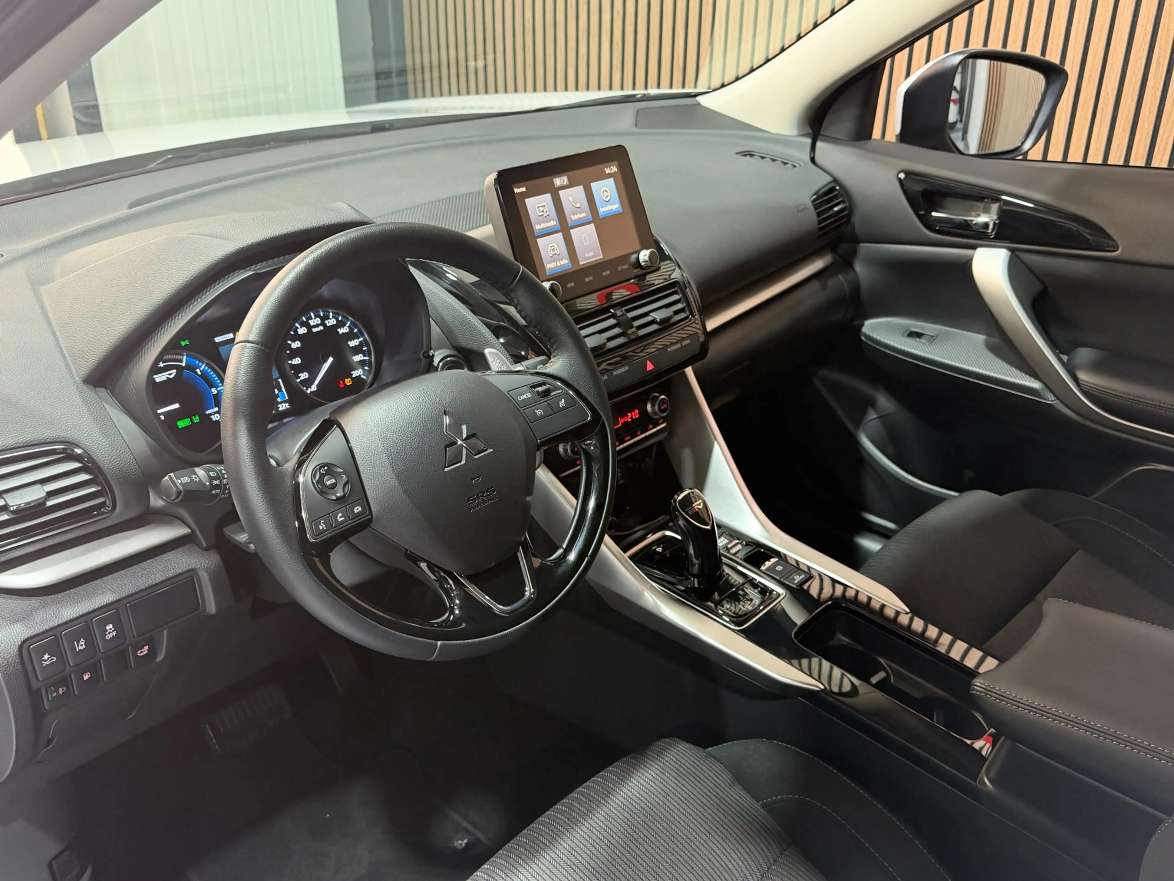 Mitsubishi Eclipse Cross 2.4 PHEV Instyle / Keyless / Stoel Verwarming / Cr — photo 12