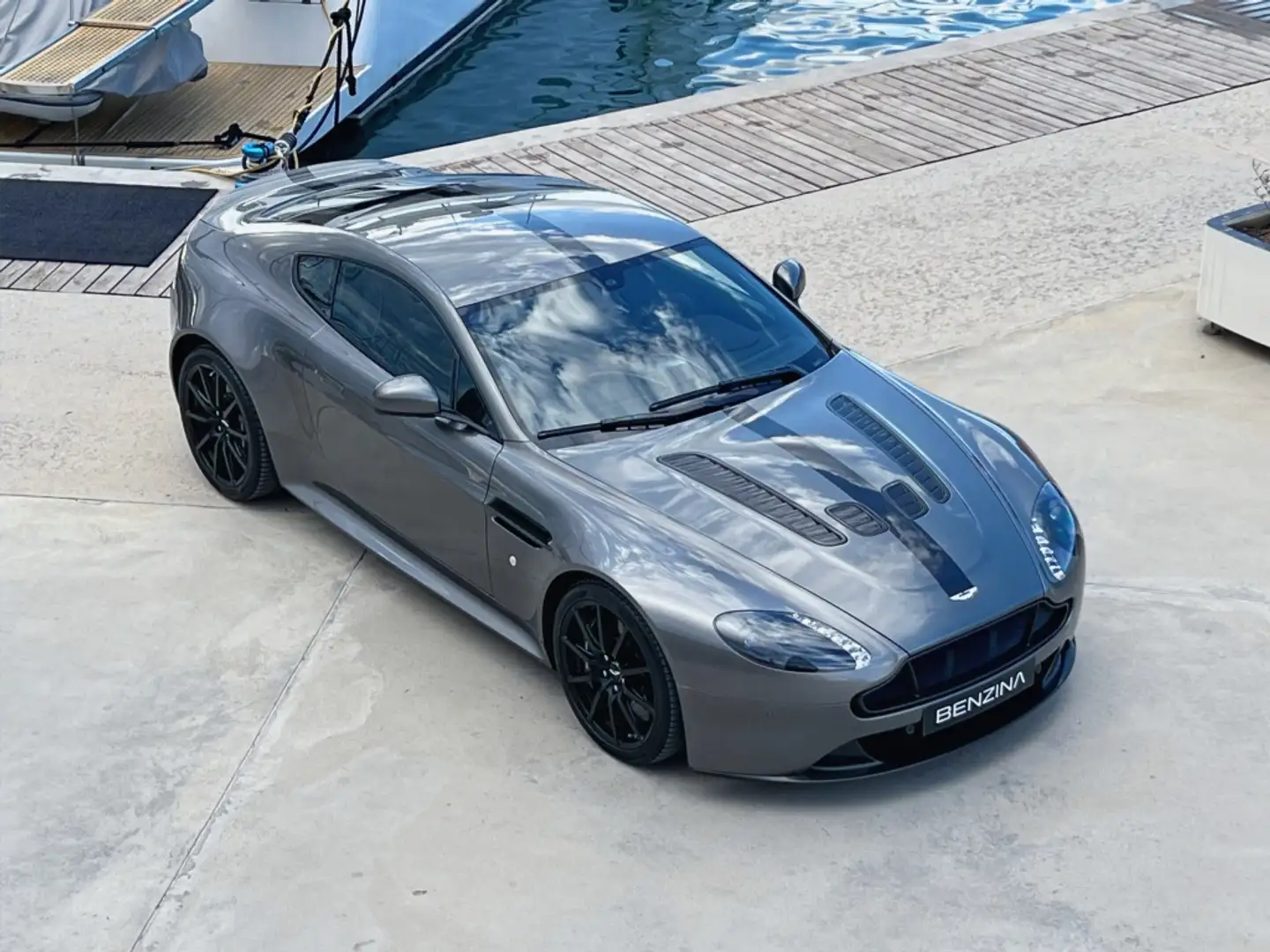 Aston Martin Vantage Deportivo Manual de 2 Puertas Gris - 2