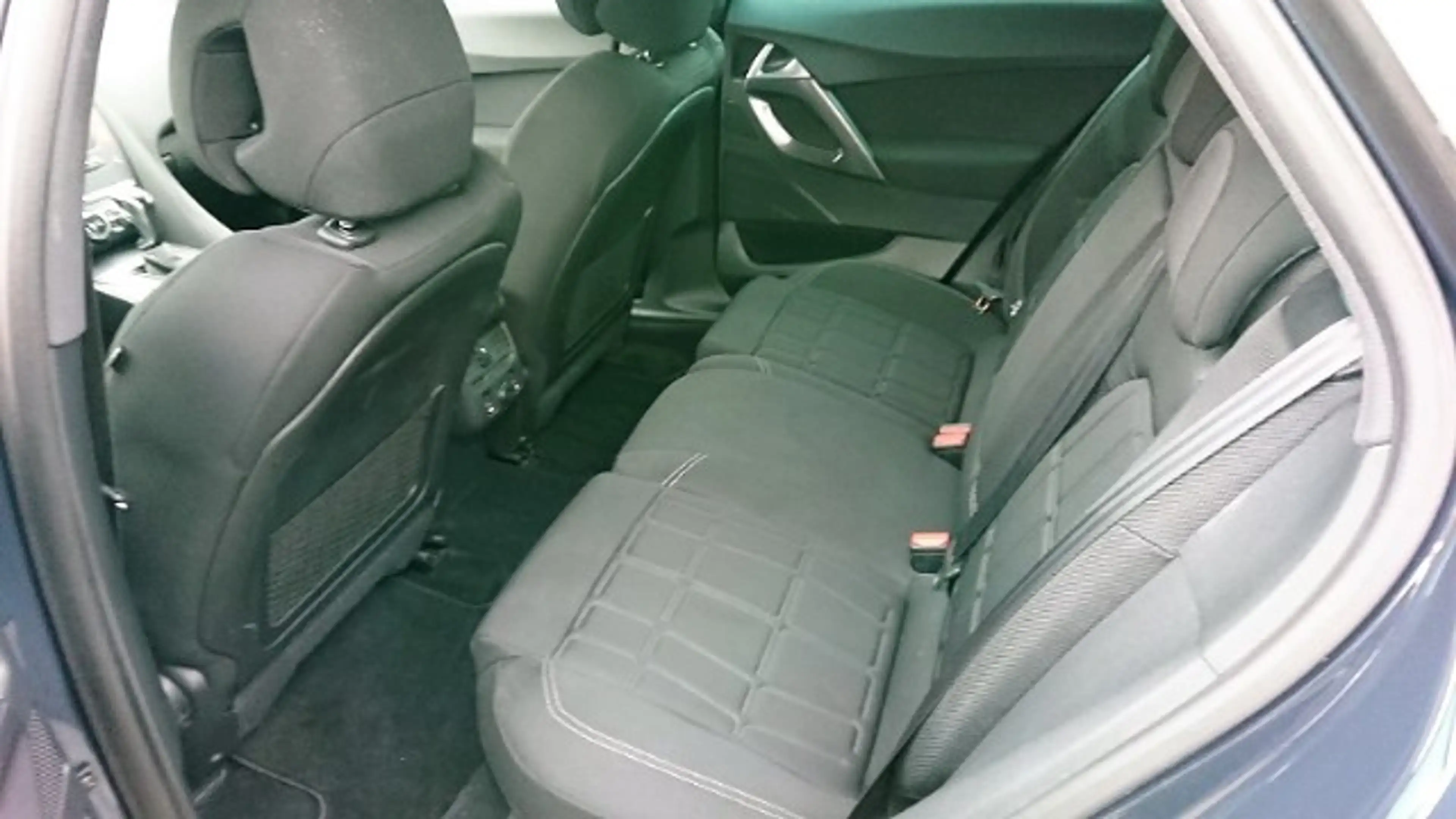 DS Automobiles DS 5 BlueHDi 180 EAT6 Automatik Navi SHZ EURO 6 — photo 7