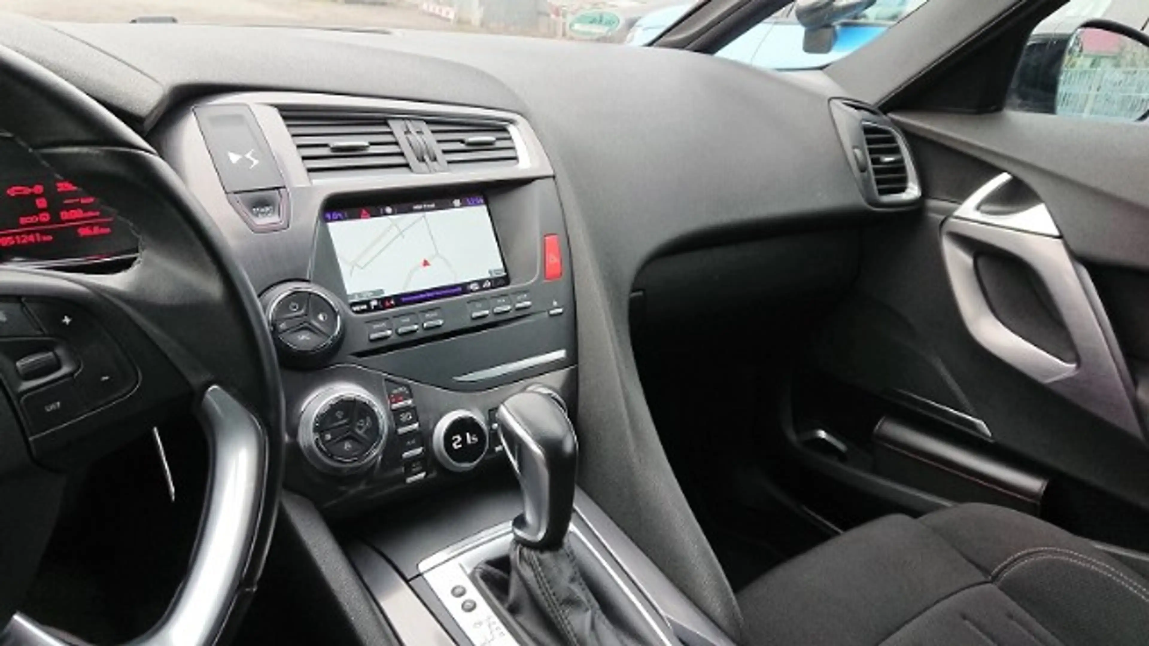 DS Automobiles DS 5 BlueHDi 180 EAT6 Automatik Navi SHZ EURO 6 — photo 10