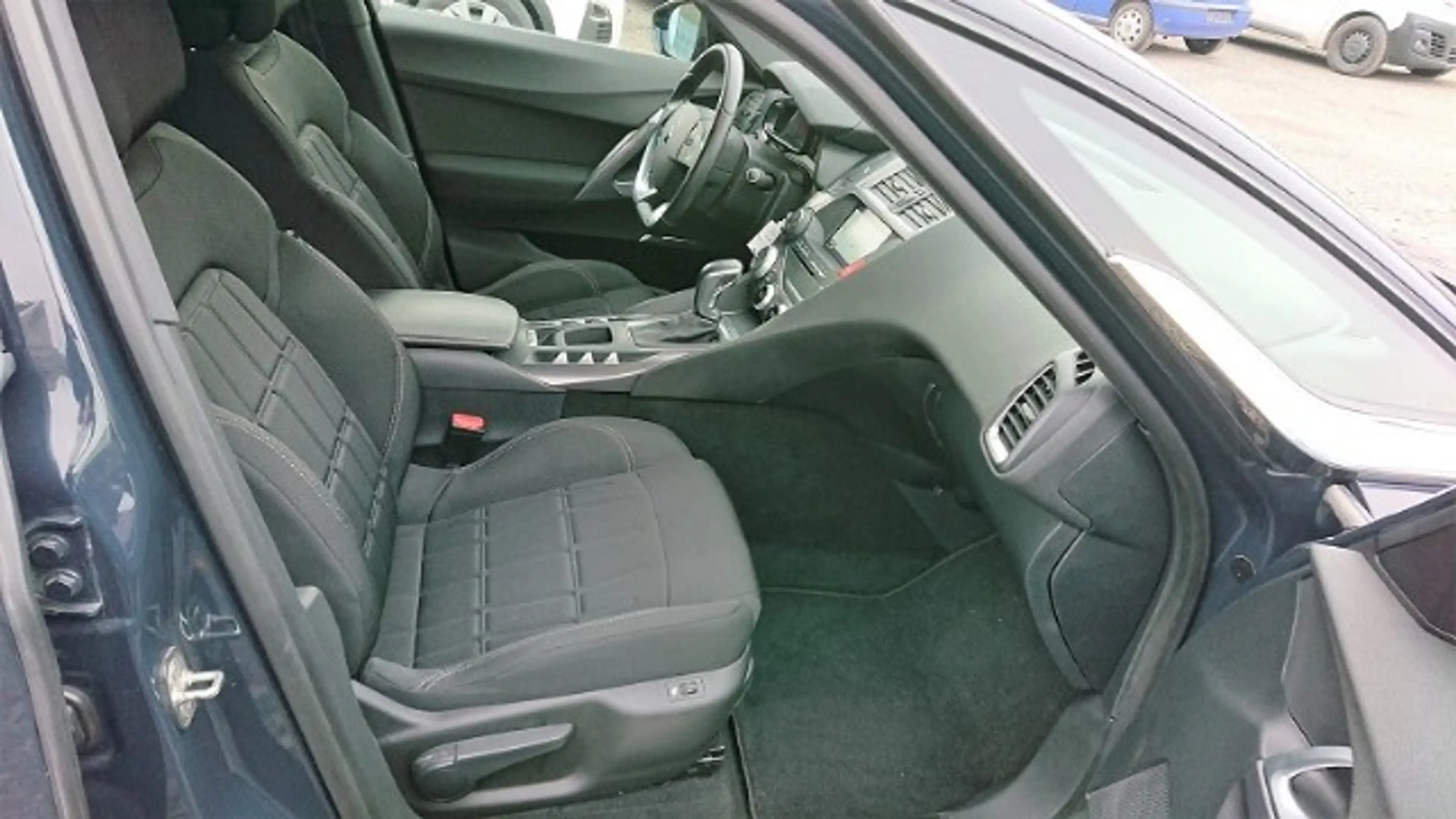 DS Automobiles DS 5 BlueHDi 180 EAT6 Automatik Navi SHZ EURO 6 — photo 8