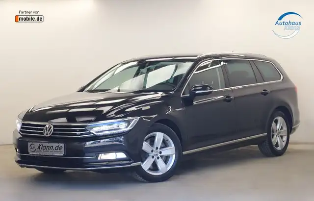 Volkswagen Passat view 3