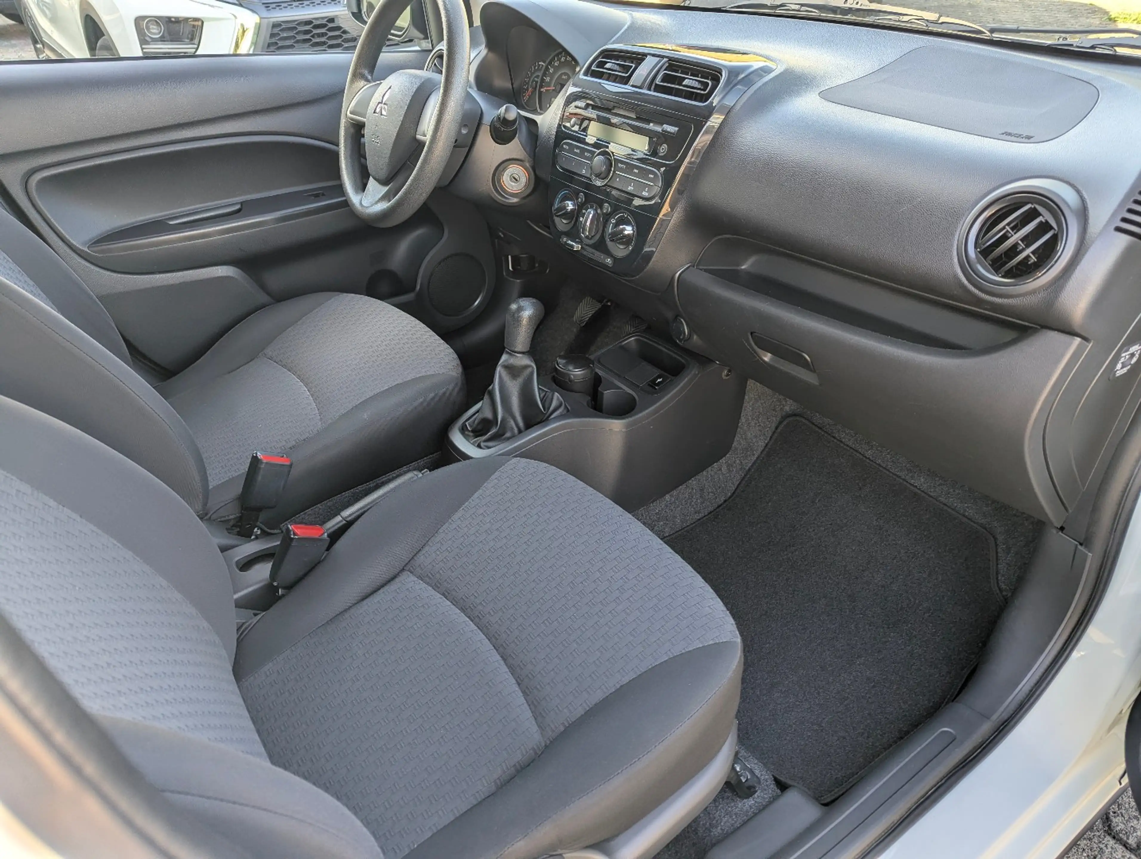 Mitsubishi Space Star Diamant 1.0 MIVEC 5-Gang — photo 6
