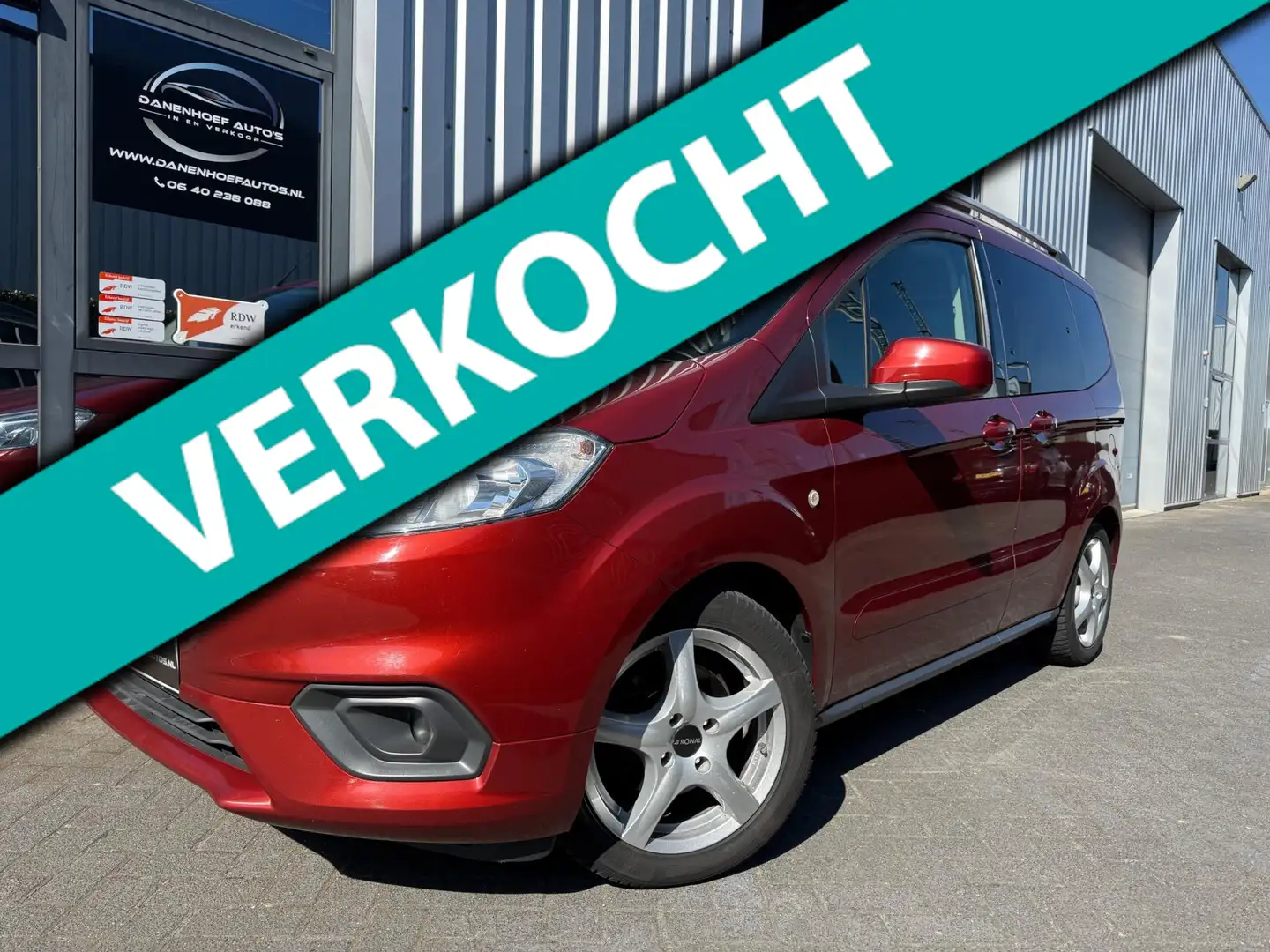 Ford Tourneo Courier 1.0 Titanium veel opties Rosso - 1