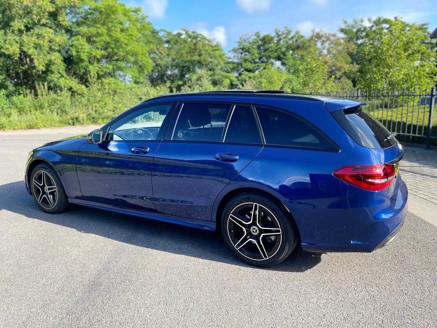 Mercedes-Benz C 300 Estate e HYBRIDE AMG NIGHT-PAKKET PANORAMADAK 360" Blauw - 2