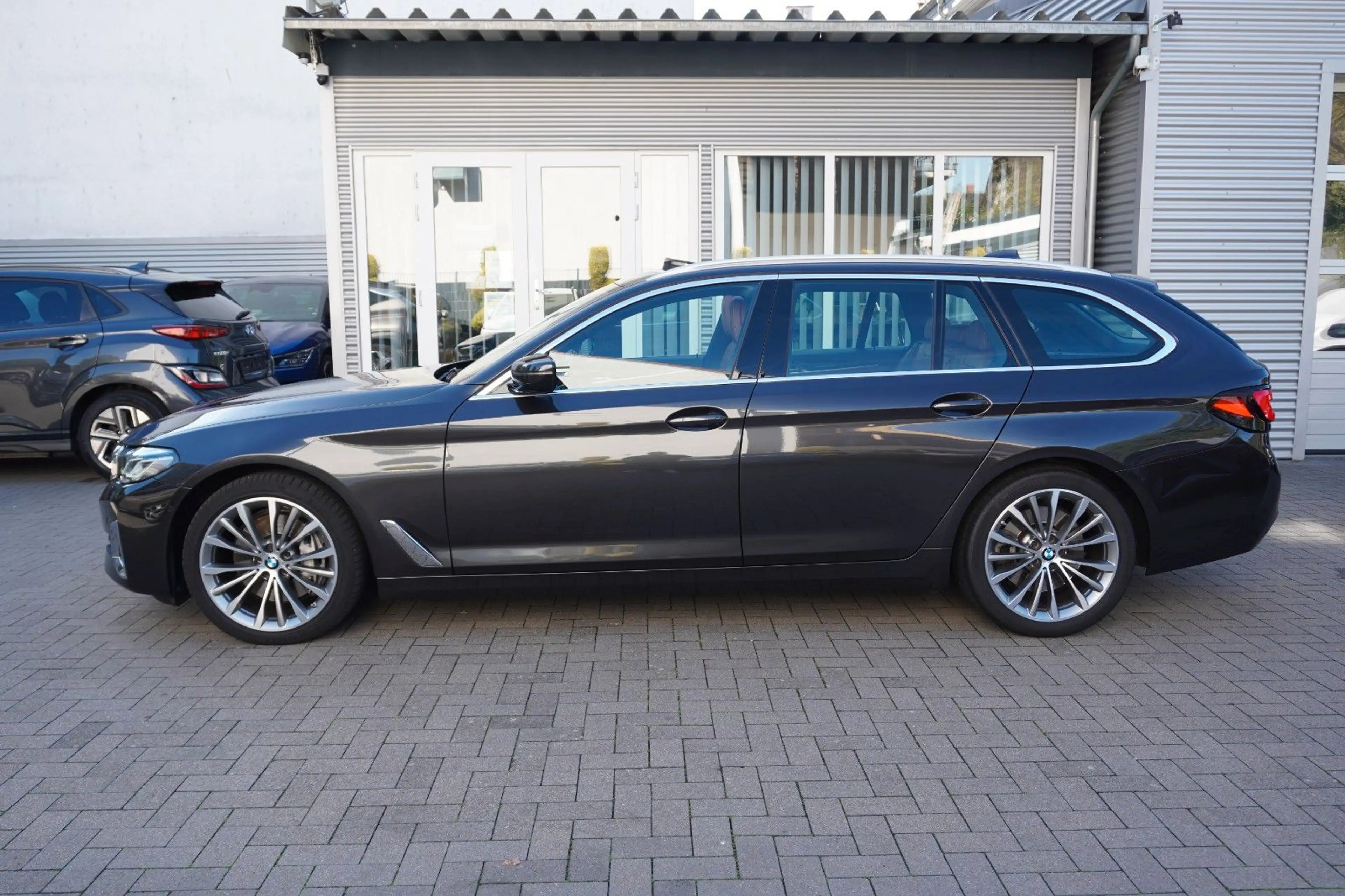 BMW 540 d xDrive LivCockpProf Individual Pano NP98000 — photo 6
