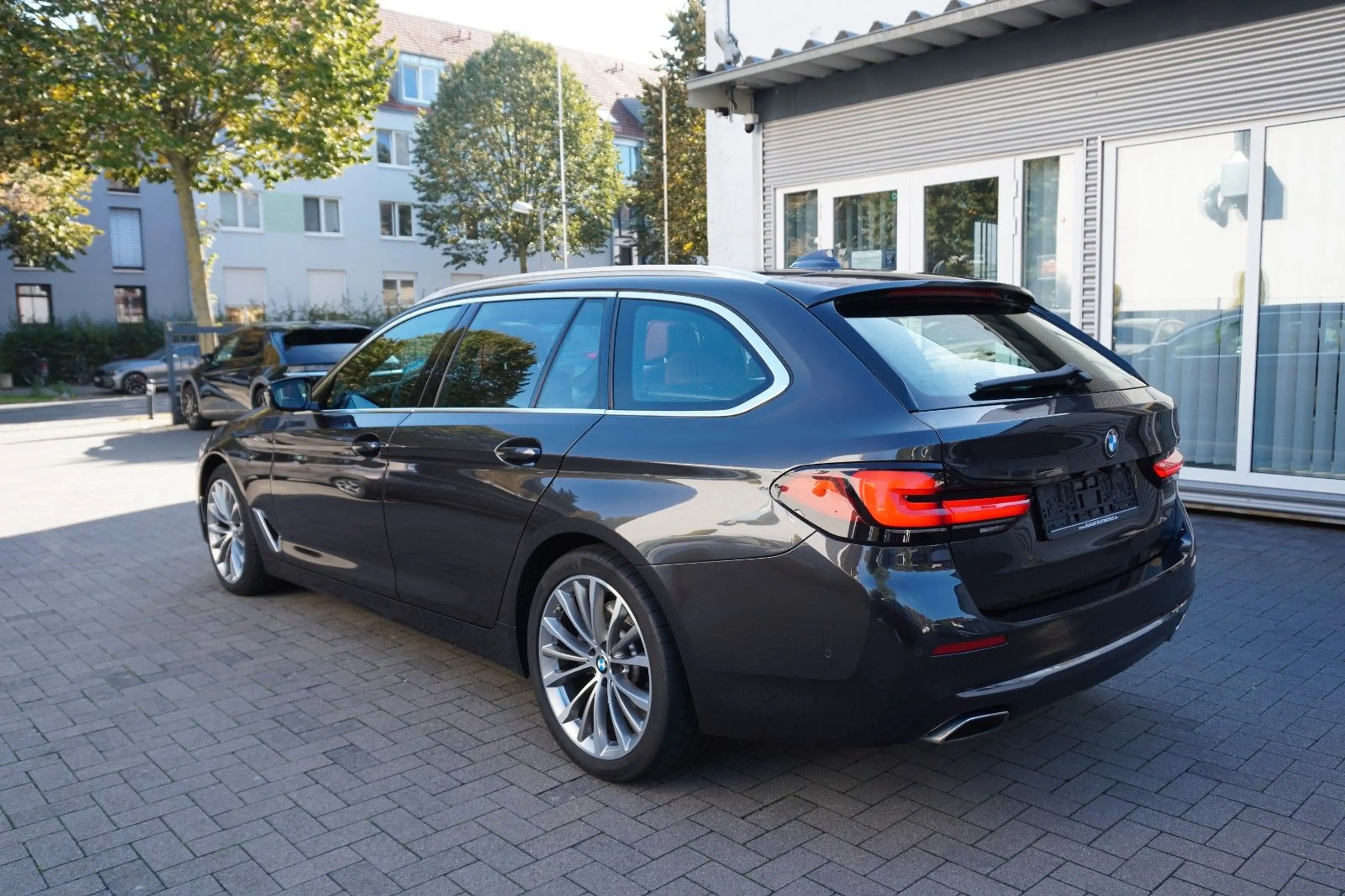 BMW 540 d xDrive LivCockpProf Individual Pano NP98000 — photo 8