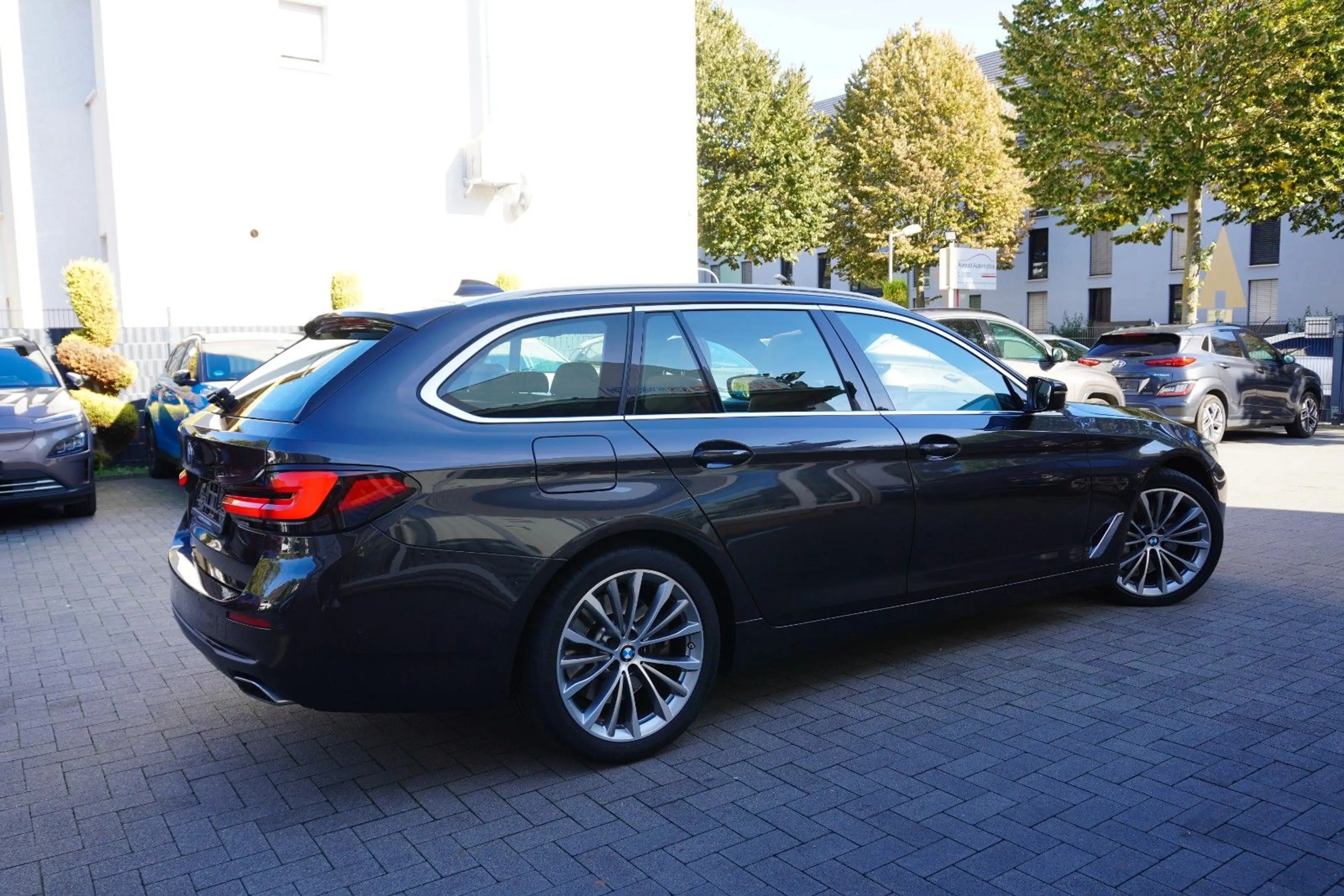 BMW 540 d xDrive LivCockpProf Individual Pano NP98000 — photo 5