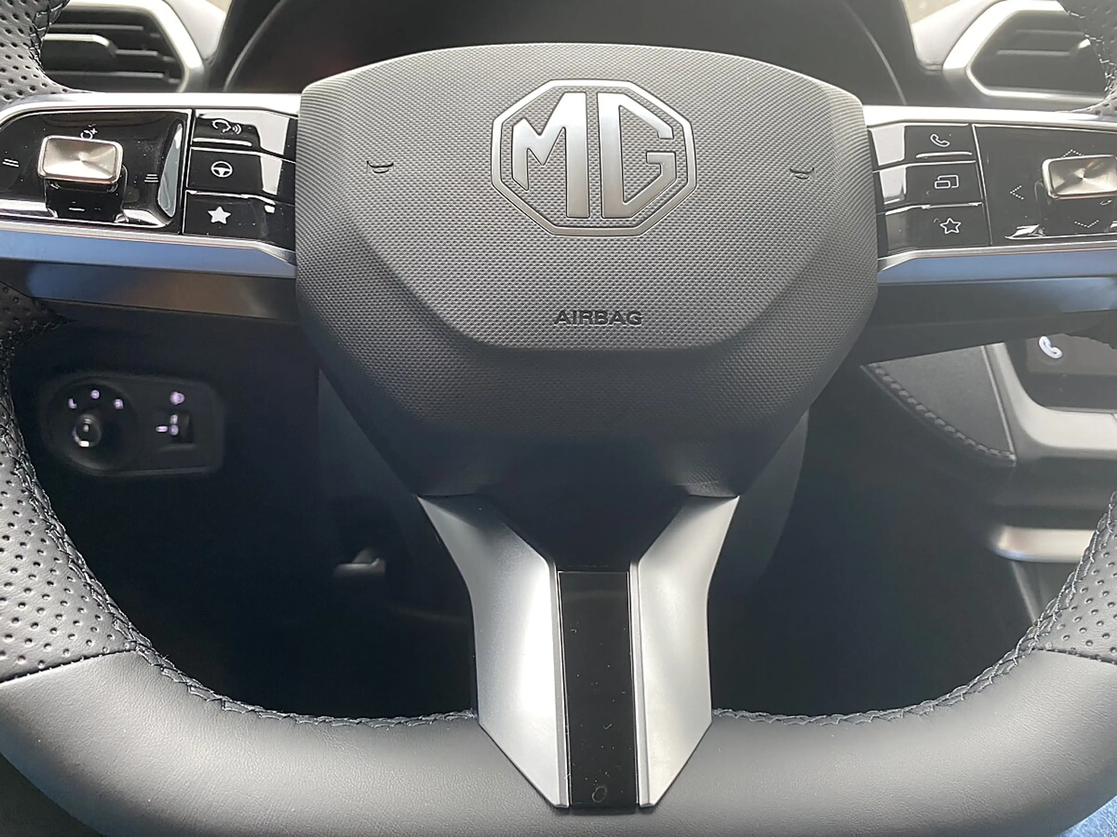 MG ZS 1.5 Hybrid+ Select "Barkaufspreis" — photo 44