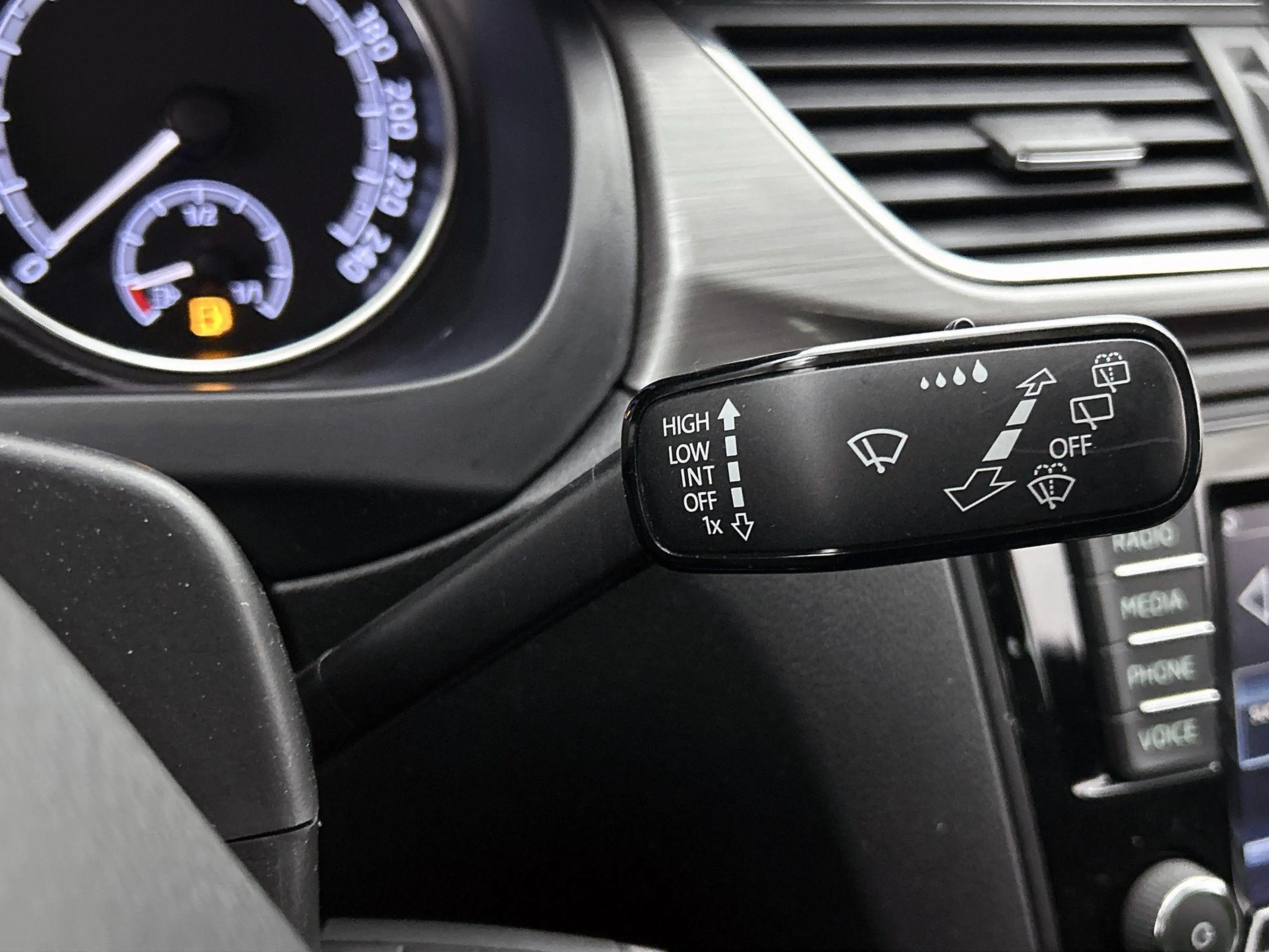 Skoda Rapid/Spaceback 1.0 TSI Greentech Clever — photo 10
