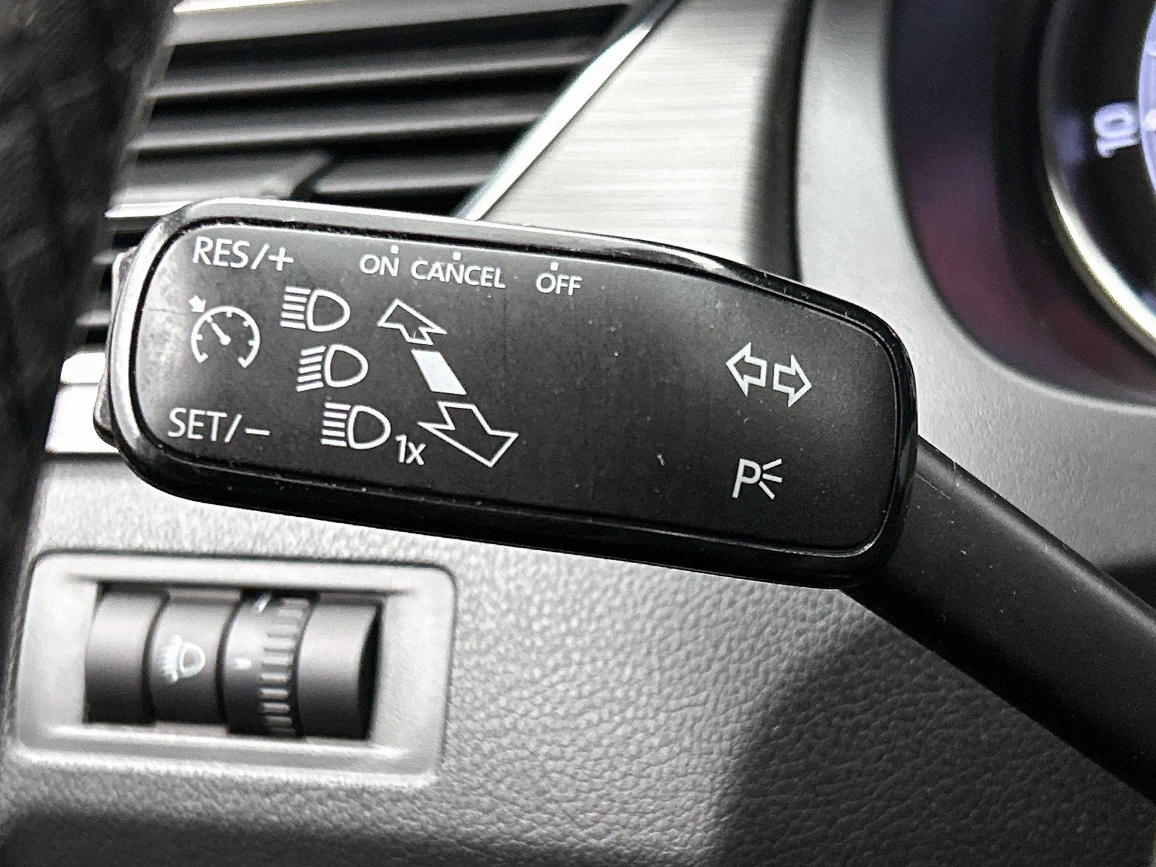 Skoda Rapid/Spaceback 1.0 TSI Greentech Clever — photo 6