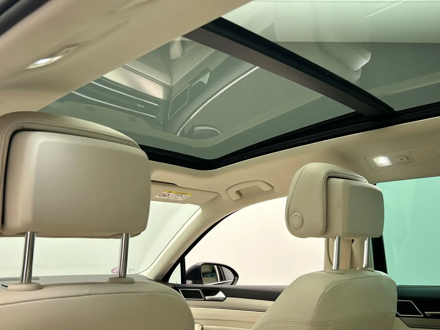 Volkswagen Passat Variant 1.4 TSI ACT Business Edition Pano/dak Trekhaak Led Bleu - 2