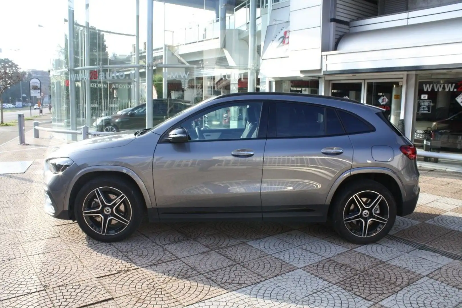 Mercedes-Benz GLA 250 e hybrid EQ AMG Line Premium Grigio - 2
