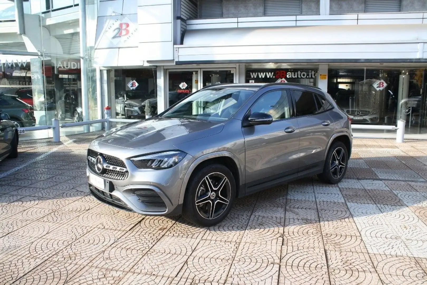 Mercedes-Benz GLA 250 e hybrid EQ AMG Line Premium Grigio - 1