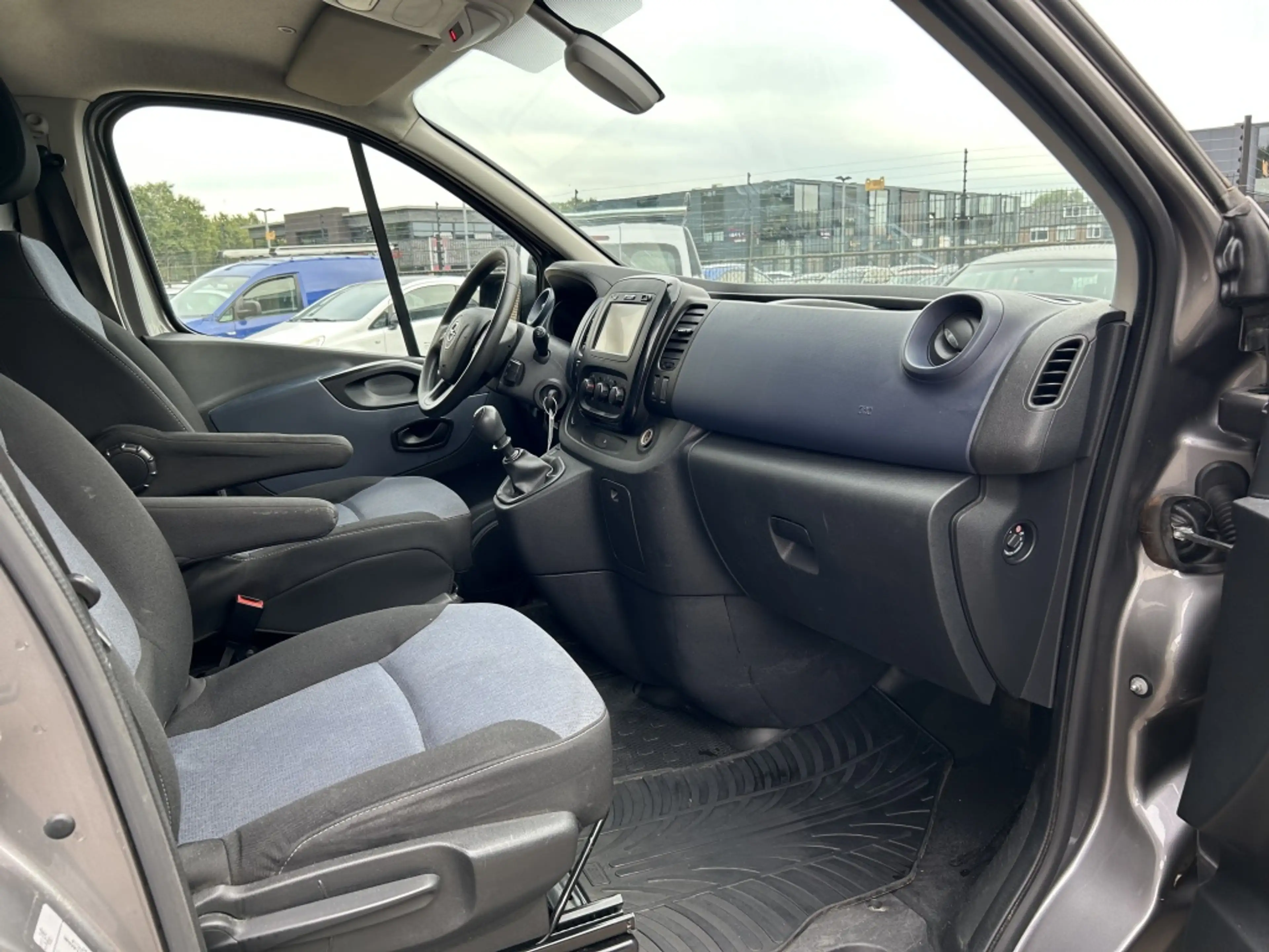 Opel Vivaro 1.6 CDTI L1H1 GRIJS AIRCO NAVI MARE EUR 6 — photo 4