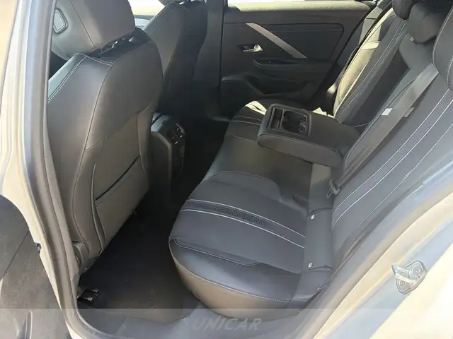 Opel Astra view 15