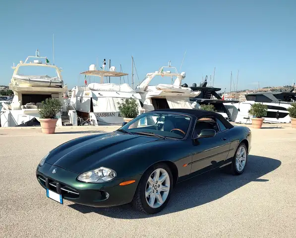 Jaguar XK8 Convertible 4.0