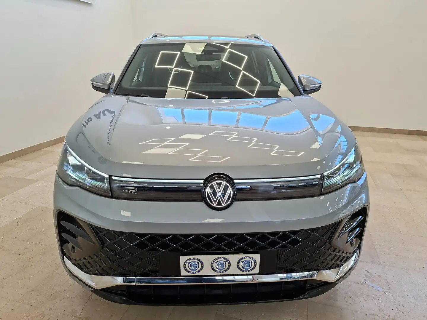 Volkswagen Tiguan 2.0 tdi R-Line Plus 150cv dsg NUOVA DA IMMATRICOL Grigio - 2