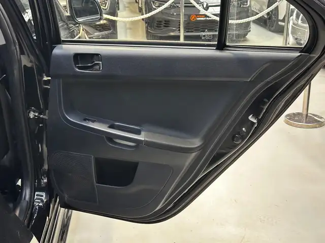 Mitsubishi Lancer view 30