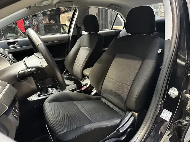 Mitsubishi Lancer view 11