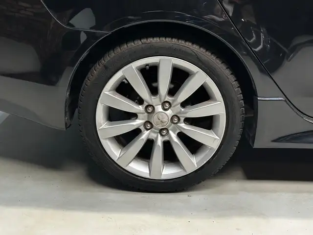 Mitsubishi Lancer view 9