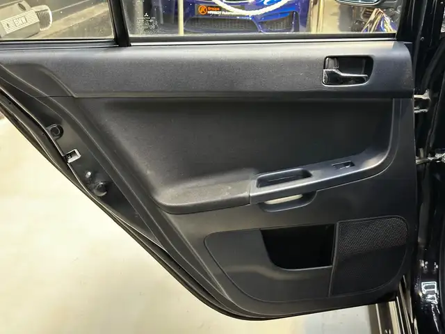 Mitsubishi Lancer view 28