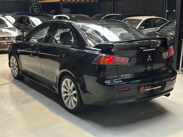 Mitsubishi Lancer view 6